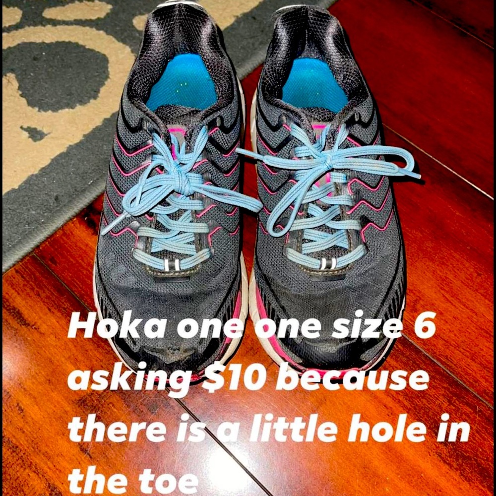 hoka tennis shoes womens